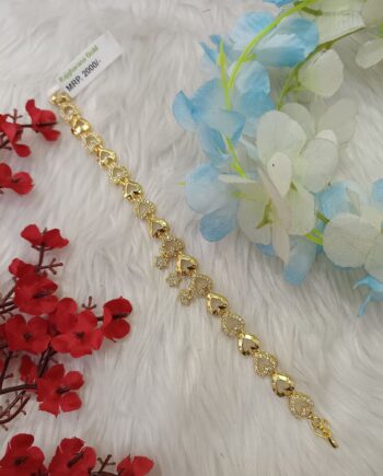Traditional Yet Trendy Gold Bracelet – Pan India Delivery