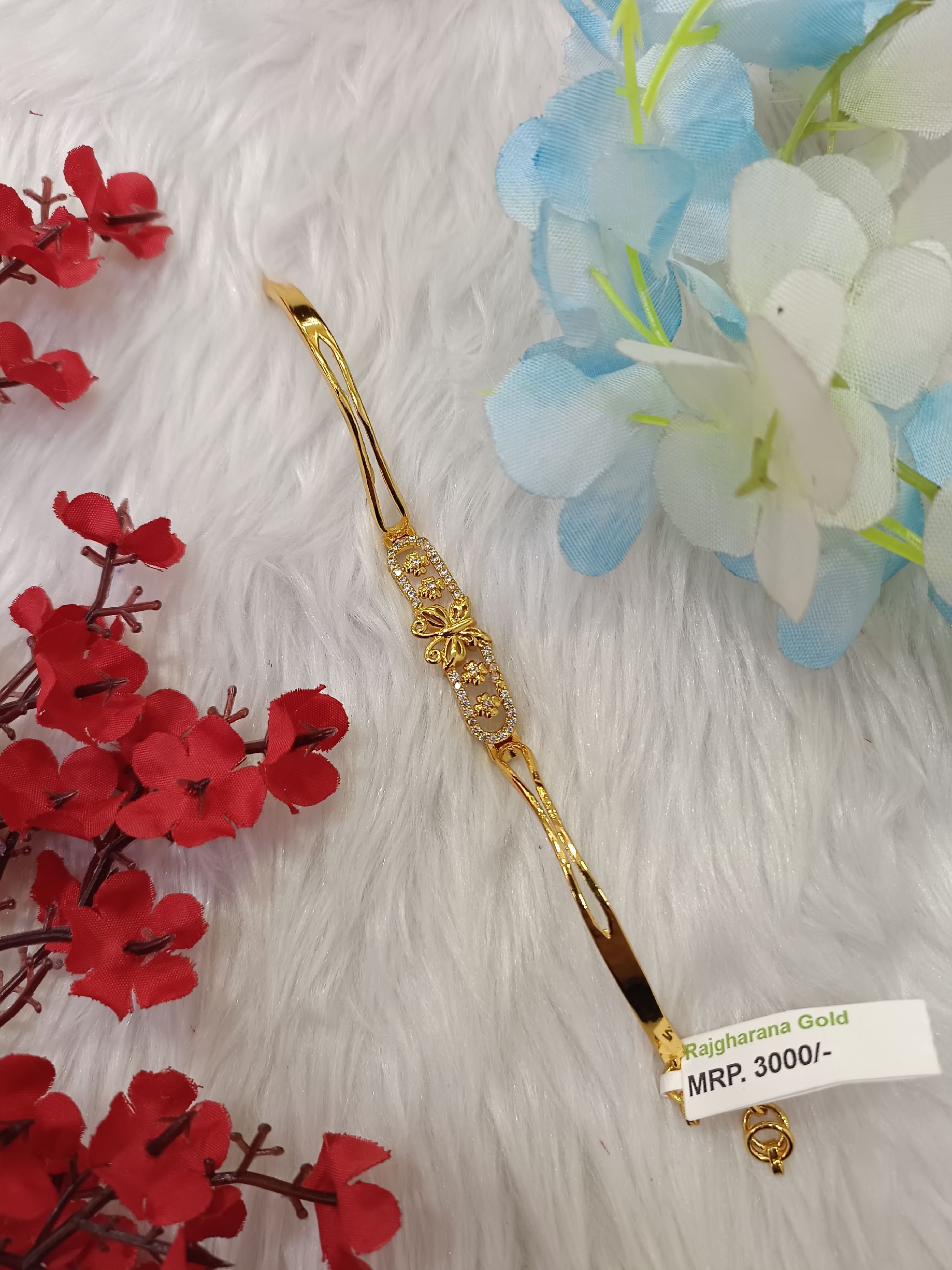 Elegant Gold Bracelet with Stone Detailing – Ideal for Gifting